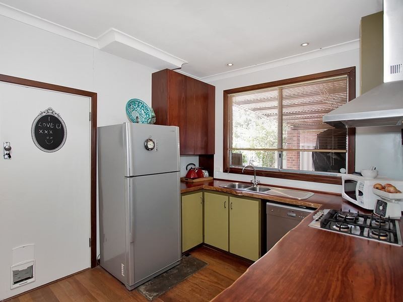 26 Hargreaves Road, Coolbellup WA 6163