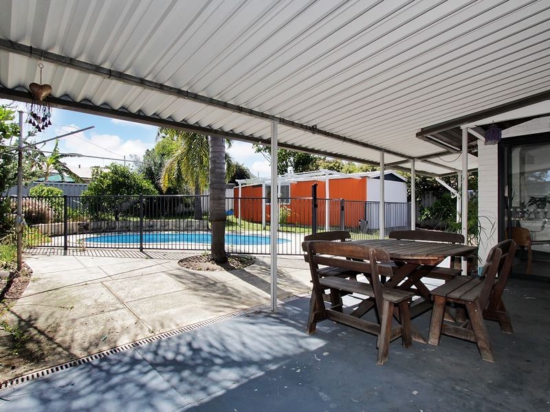 26 Hargreaves Road, Coolbellup WA 6163