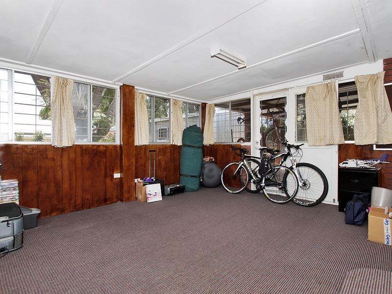 17 Gribble Avenue, Armadale WA 6112