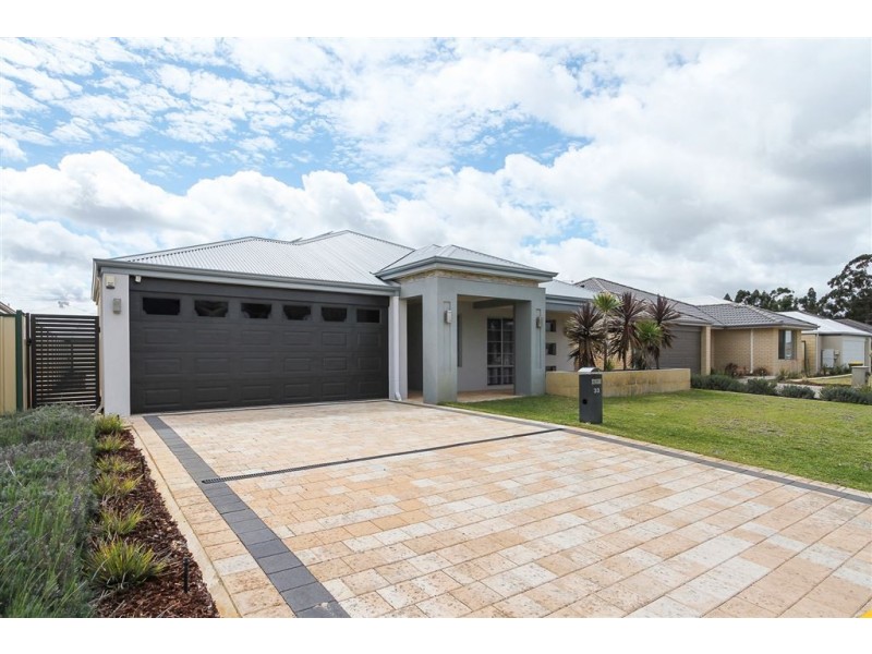 33 Baumea Turn, Hammond Park WA 6164