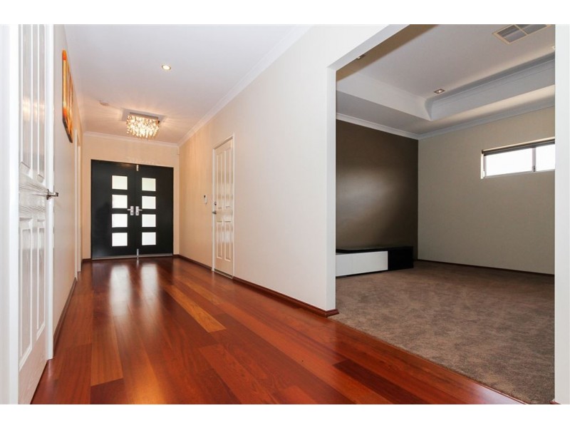 33 Baumea Turn, Hammond Park WA 6164