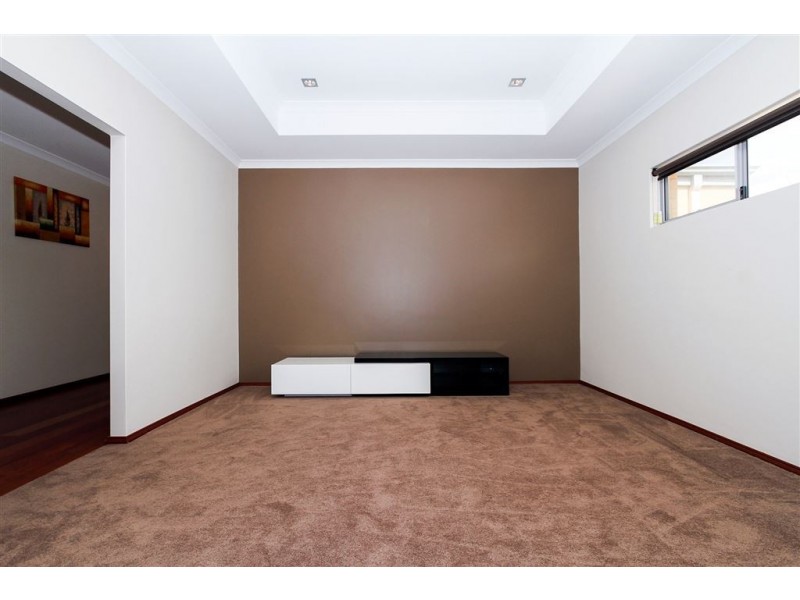 33 Baumea Turn, Hammond Park WA 6164