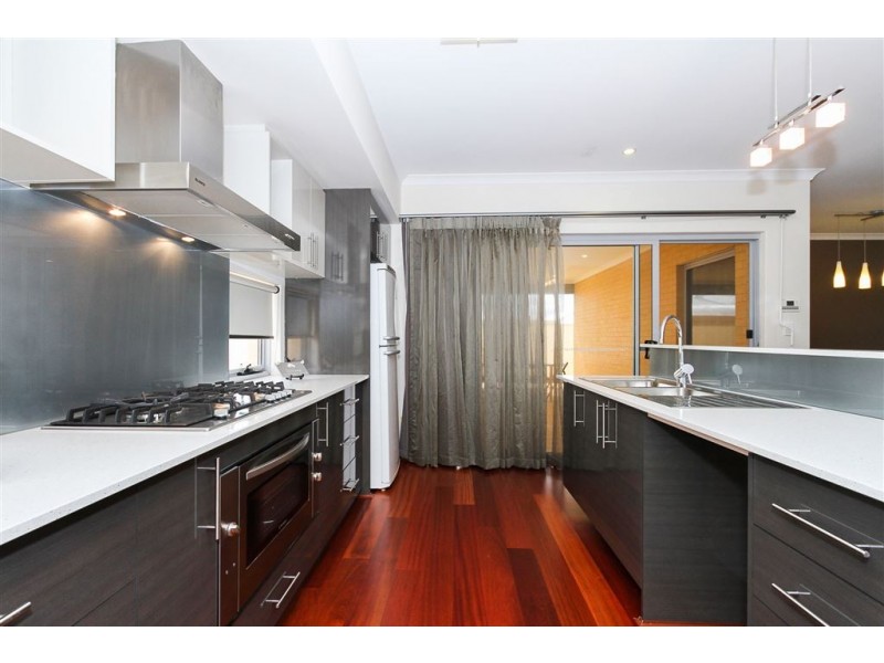 33 Baumea Turn, Hammond Park WA 6164