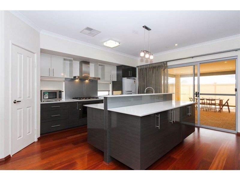 33 Baumea Turn, Hammond Park WA 6164