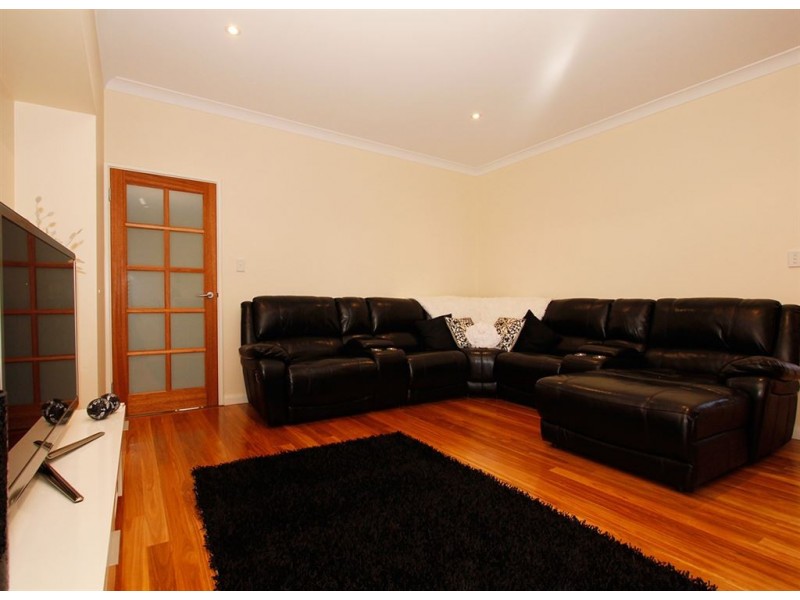 4 Warru Gardens, Success WA 6164