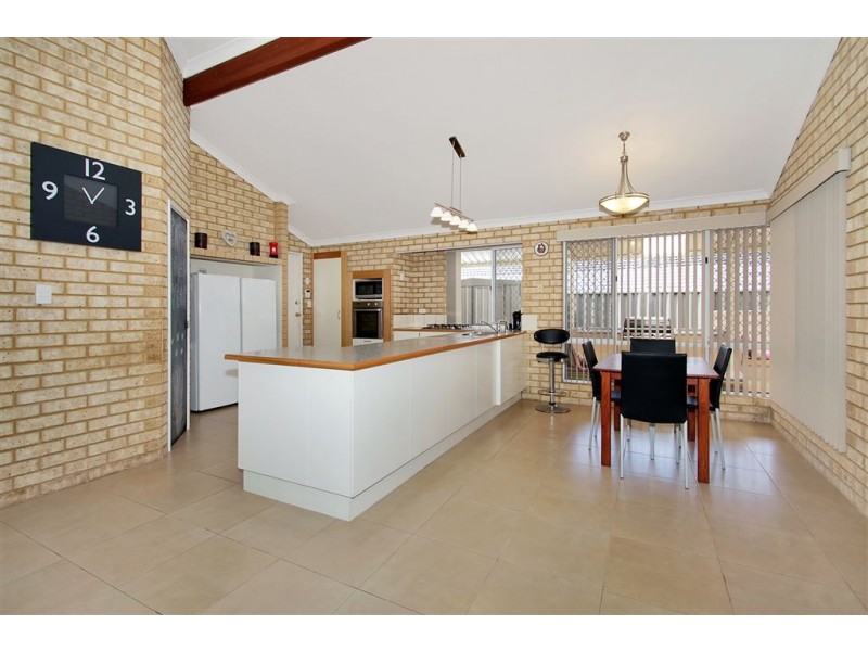 44 Underwood Grove, Kardinya WA 6163