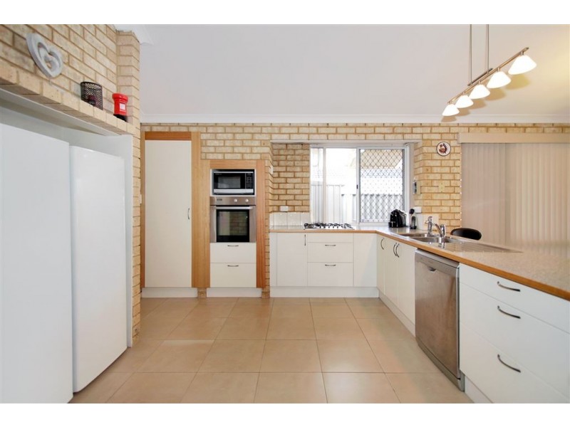 44 Underwood Grove, Kardinya WA 6163