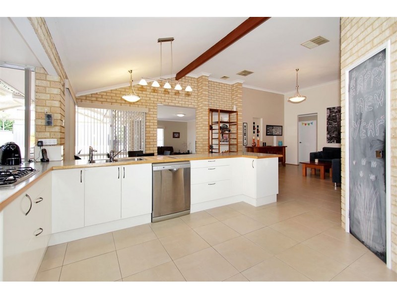 44 Underwood Grove, Kardinya WA 6163