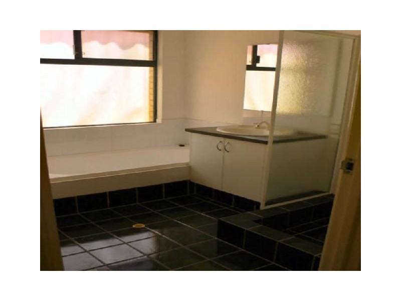 10 Baler Court, Hammond Park WA 6164