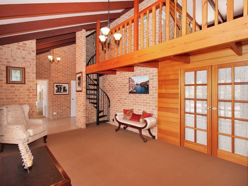 37 Sowden Drive, Samson WA 6163