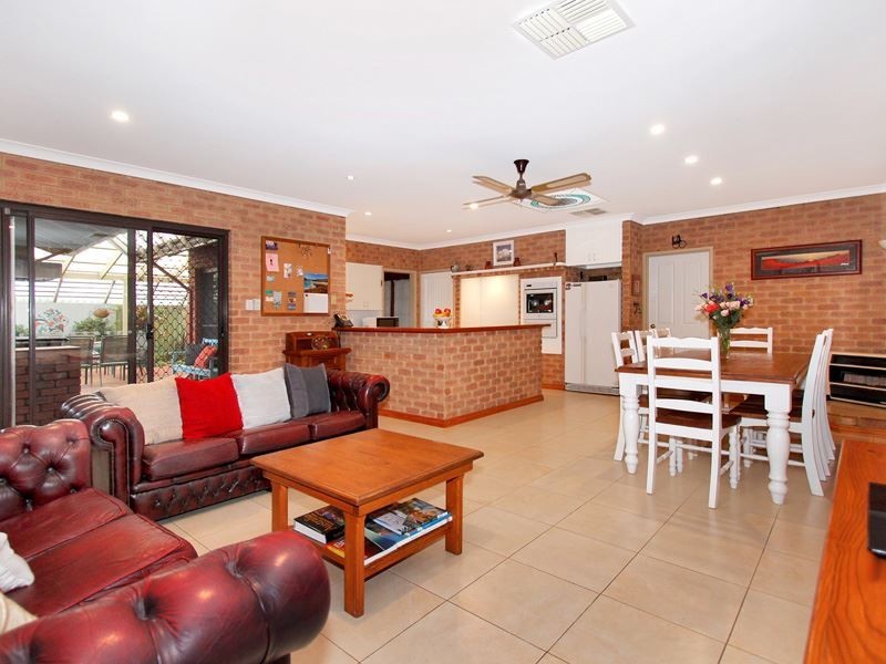 37 Sowden Drive, Samson WA 6163