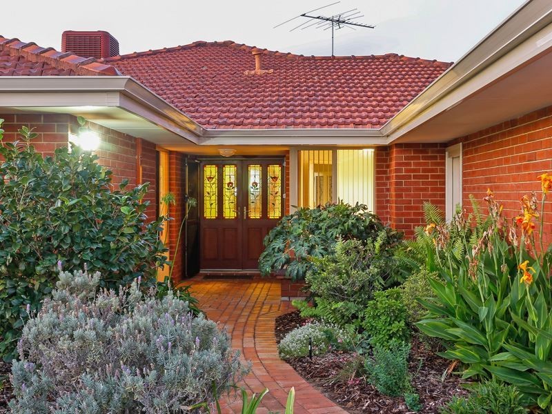 36 Sowden Drive, Samson WA 6163