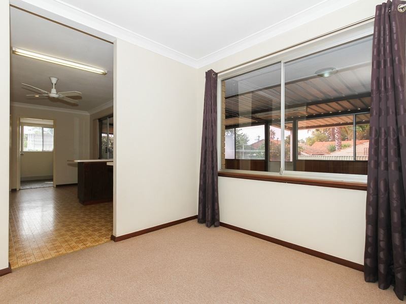 64 McCombe Avenue, Samson WA 6163