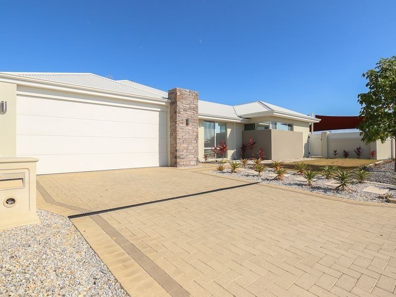 70 Macquarie Blvd, Hammond Park WA 6164