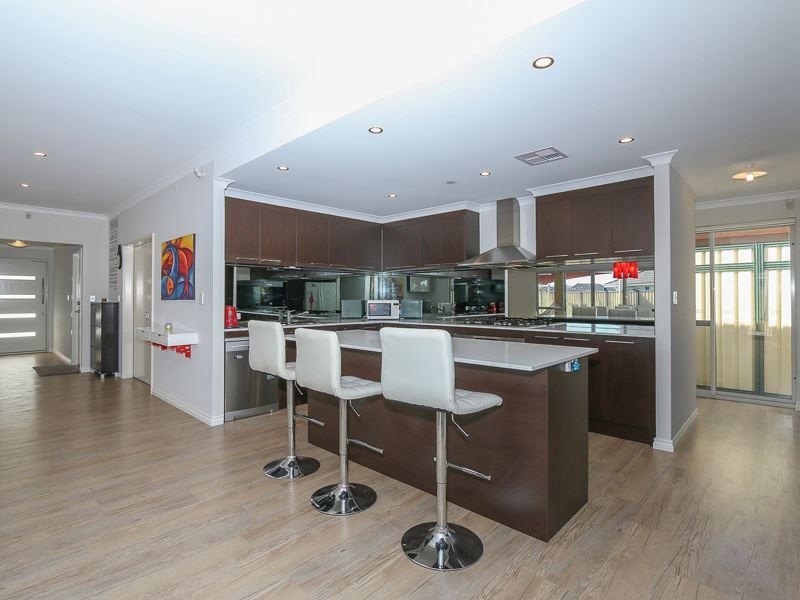 70 Macquarie Blvd, Hammond Park WA 6164