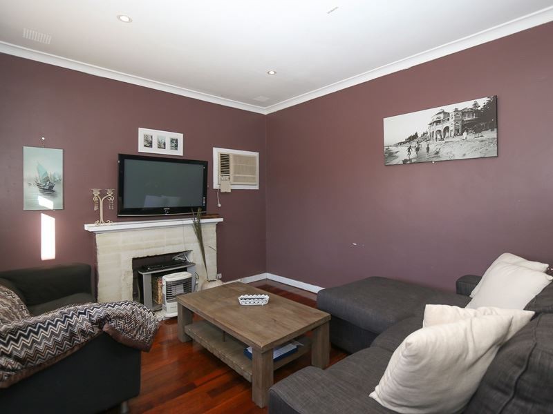 9 Hilory Street, Coolbellup WA 6163