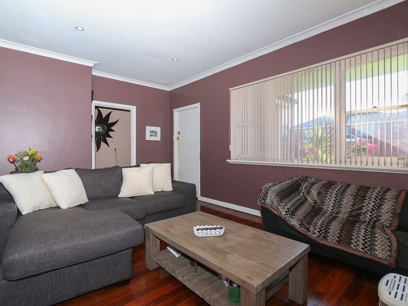 9 Hilory Street, Coolbellup WA 6163