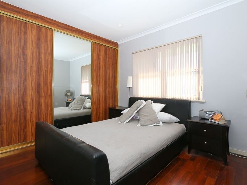 9 Hilory Street, Coolbellup WA 6163
