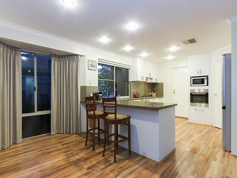 36 Lombe Gardens, Atwell WA 6164