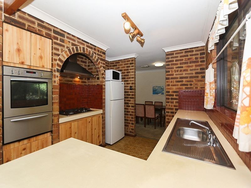 4 Baird Place, Samson WA 6163