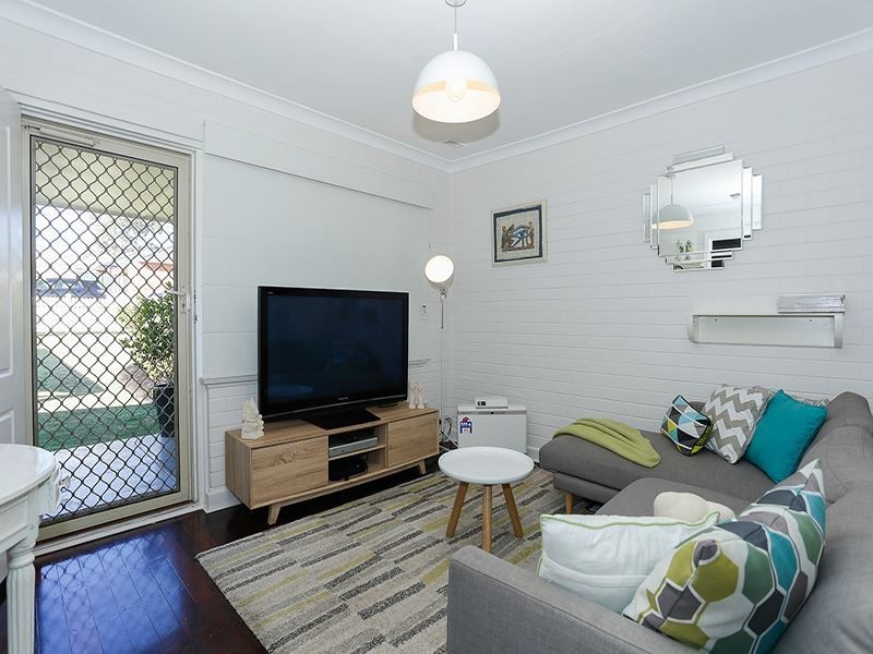 7B Hilory Street, Coolbellup WA 6163