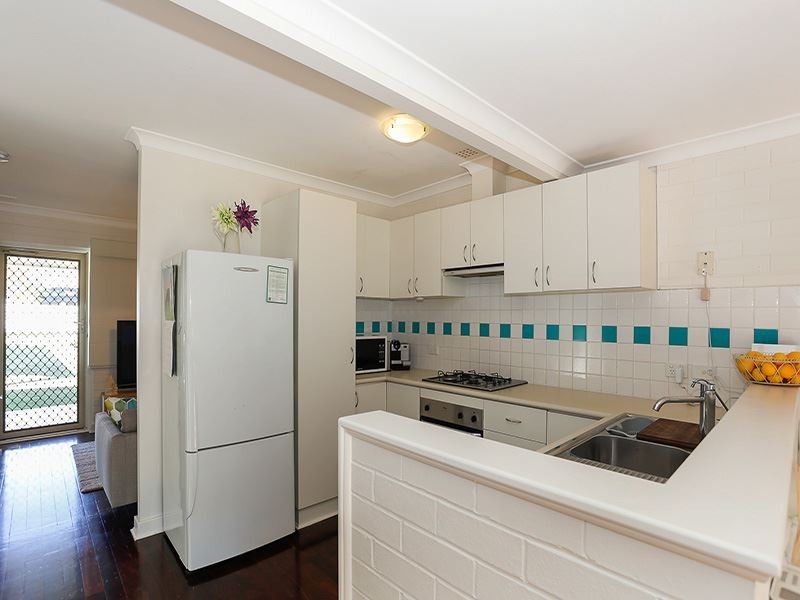 7B Hilory Street, Coolbellup WA 6163