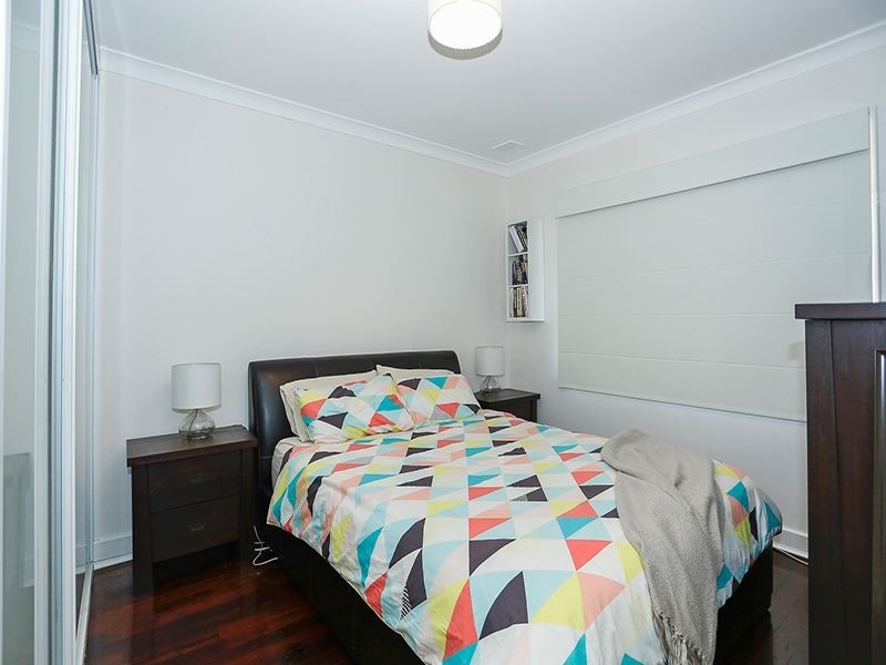 7B Hilory Street, Coolbellup WA 6163