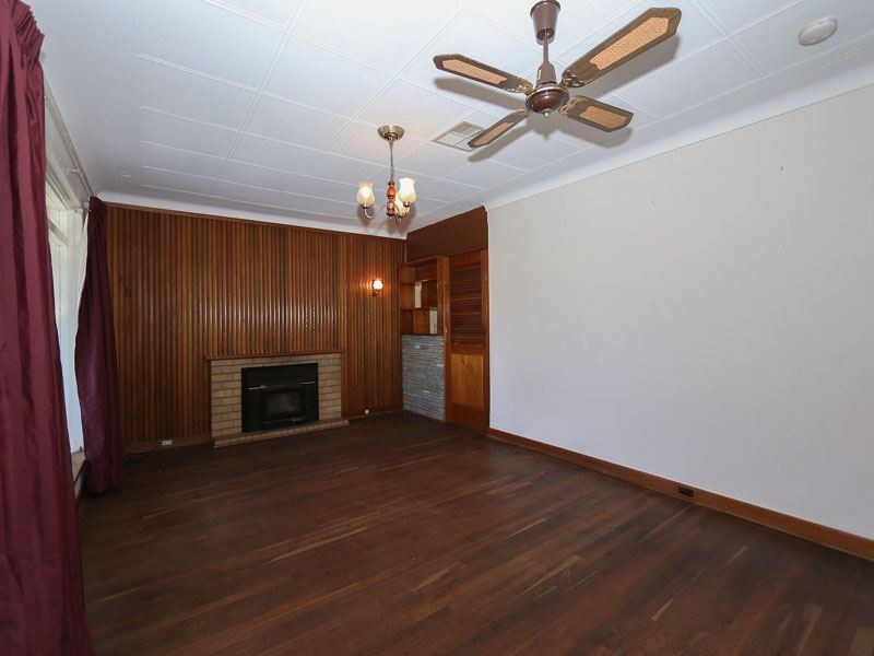 6 Isted Avenue, Hamilton Hill WA 6163