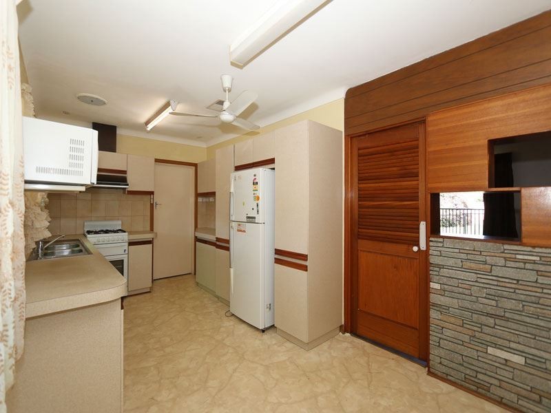 6 Isted Avenue, Hamilton Hill WA 6163