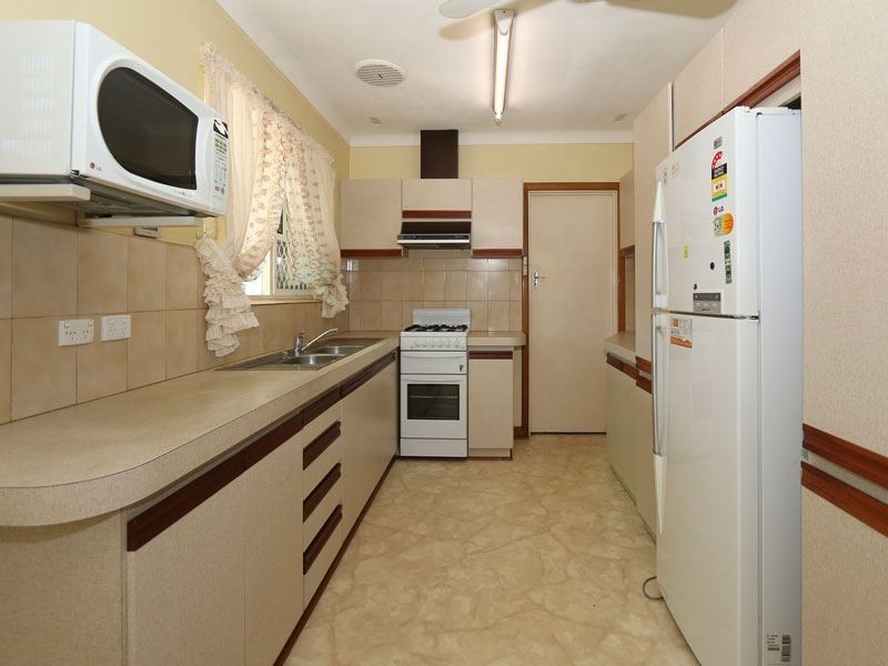 6 Isted Avenue, Hamilton Hill WA 6163