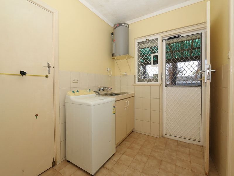 6 Isted Avenue, Hamilton Hill WA 6163