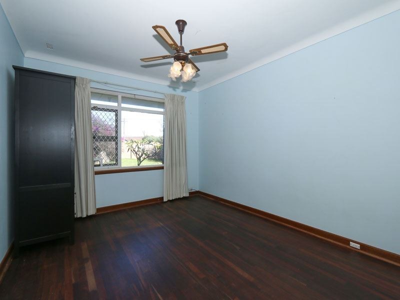 6 Isted Avenue, Hamilton Hill WA 6163