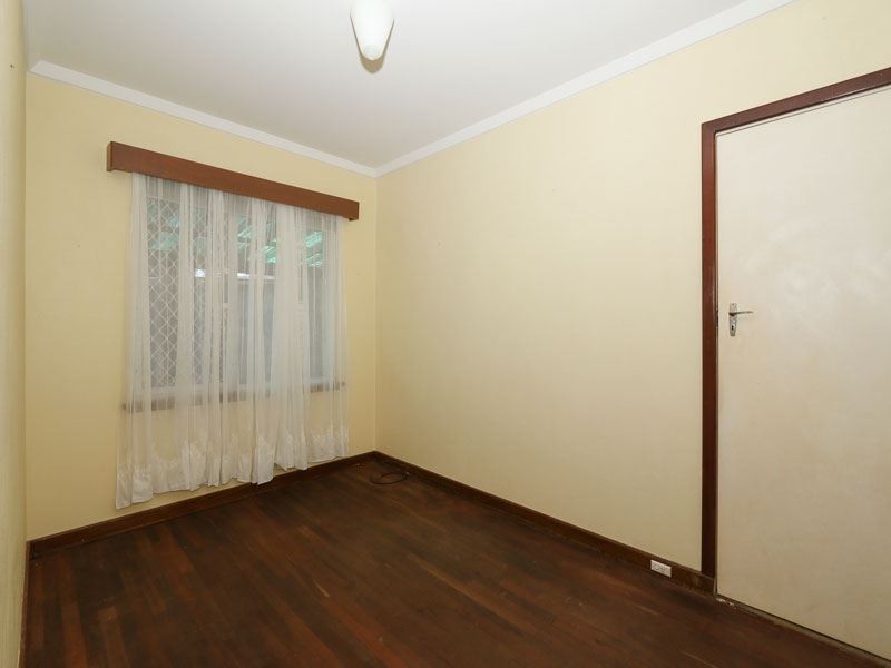 6 Isted Avenue, Hamilton Hill WA 6163