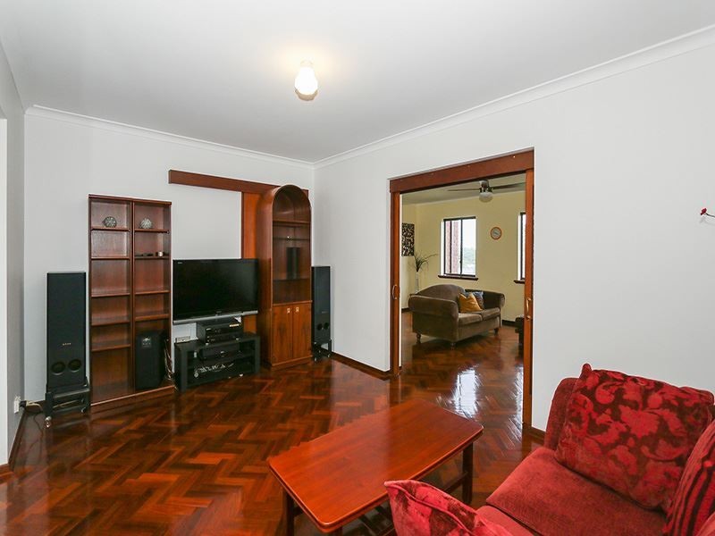 24 McCombe Avenue, Samson WA 6163