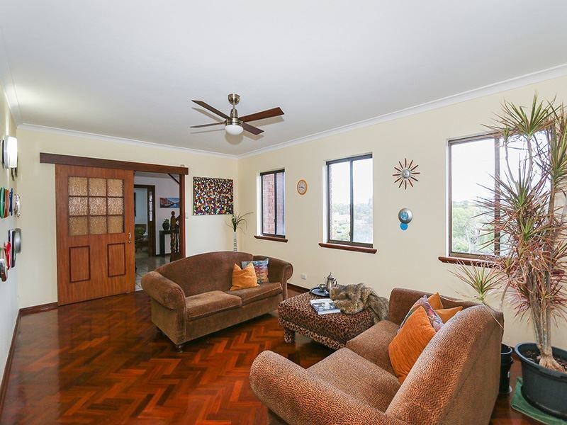 24 McCombe Avenue, Samson WA 6163