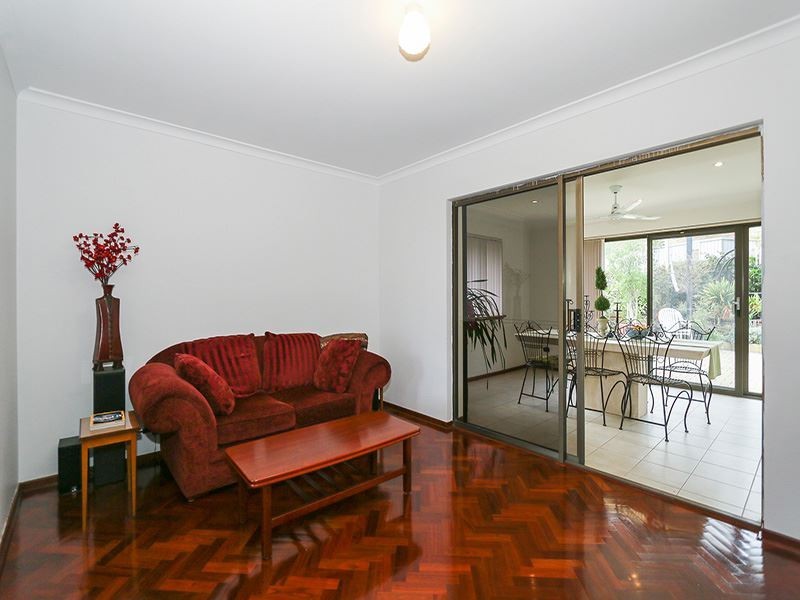 24 McCombe Avenue, Samson WA 6163