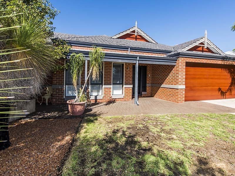 13 Barcoo Bend, Hammond Park WA 6164