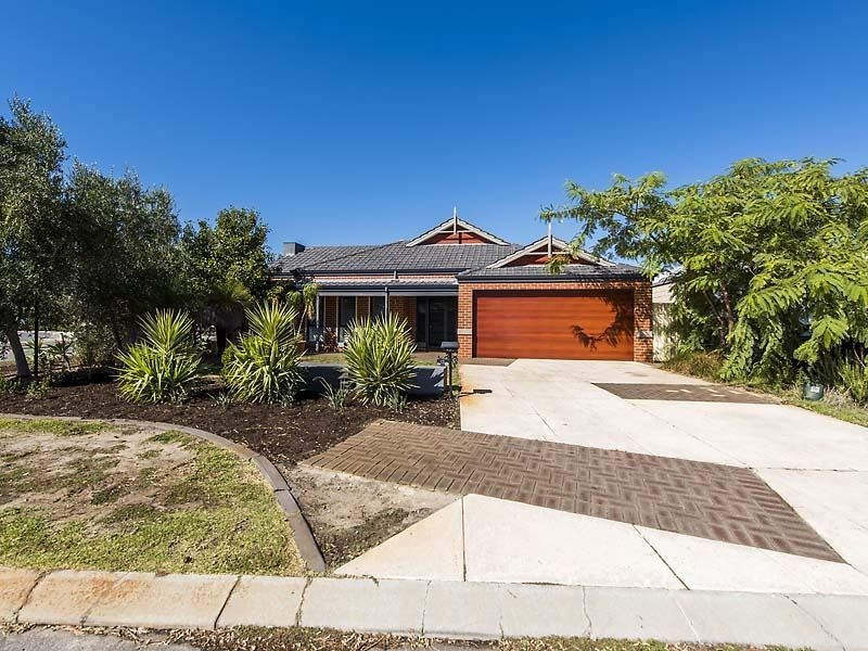 13 Barcoo Bend, Hammond Park WA 6164