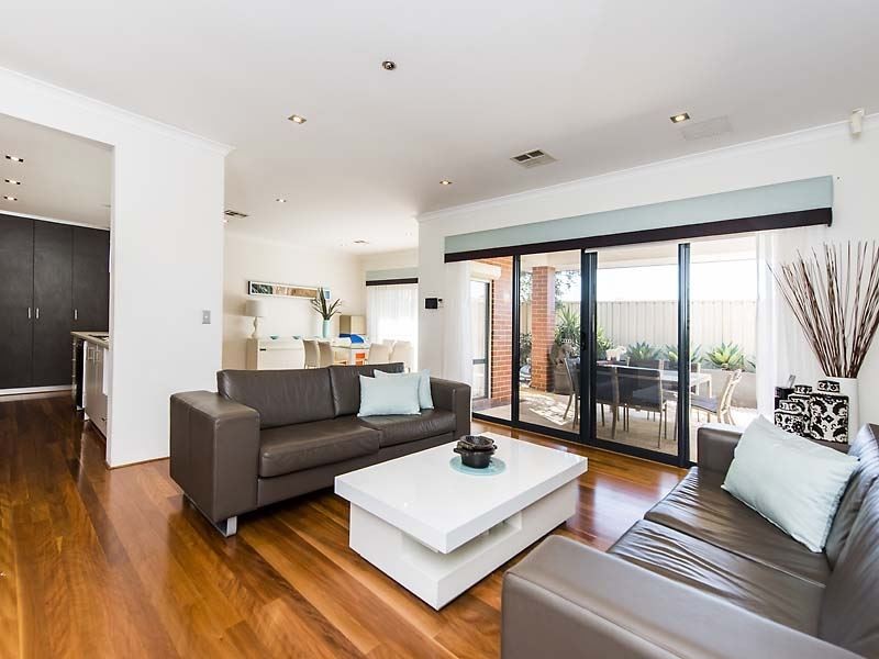 13 Barcoo Bend, Hammond Park WA 6164