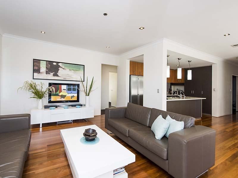 13 Barcoo Bend, Hammond Park WA 6164