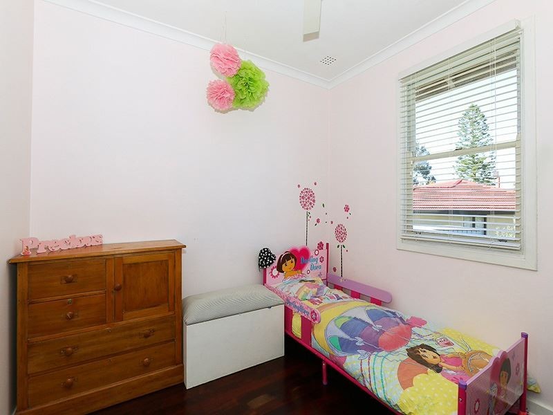 13 Leontes Way, Coolbellup WA 6163