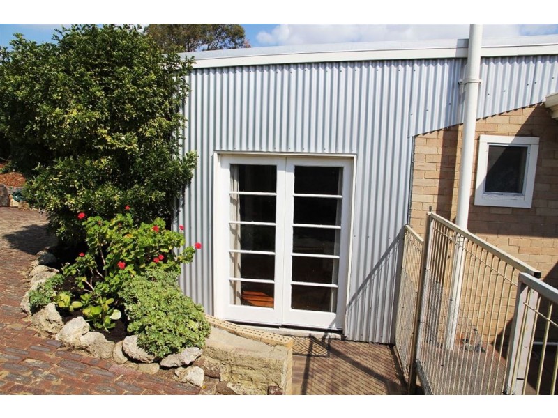 17 Capulet Street, Coolbellup WA 6163