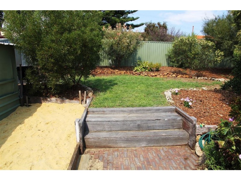 17 Capulet Street, Coolbellup WA 6163