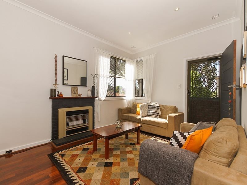 12 Juliet Road, Coolbellup WA 6163