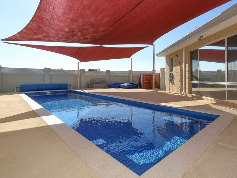 70 Macquarie Blvd, Hammond Park WA 6164