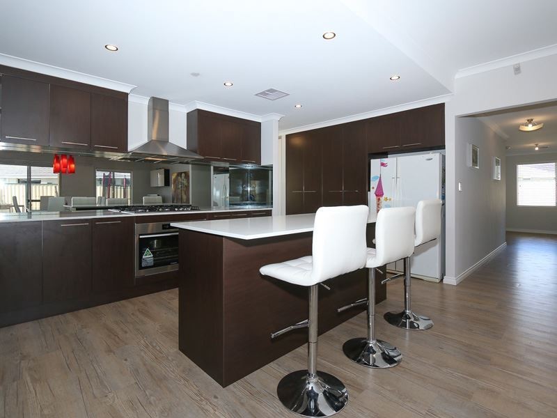 70 Macquarie Blvd, Hammond Park WA 6164