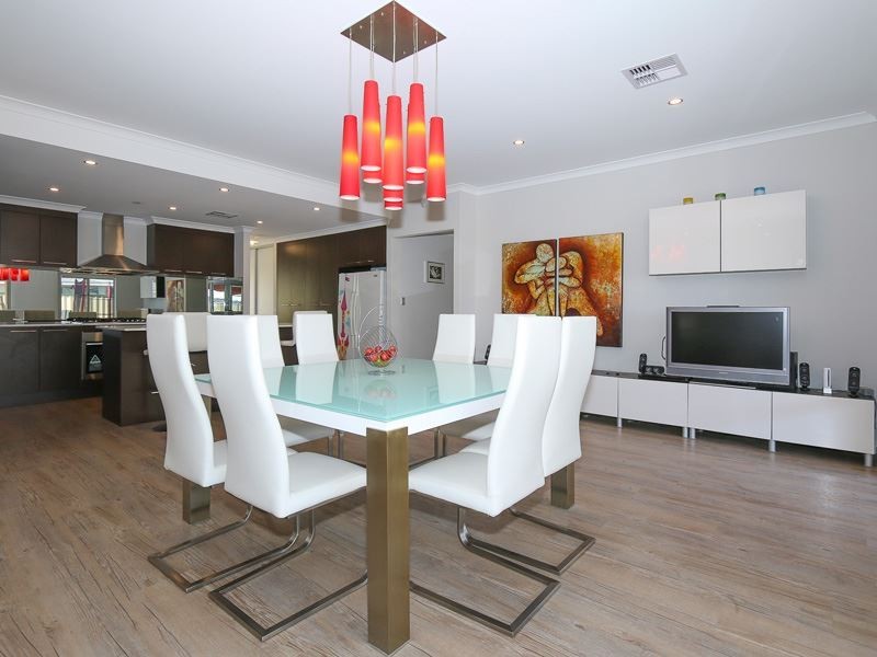 70 Macquarie Blvd, Hammond Park WA 6164