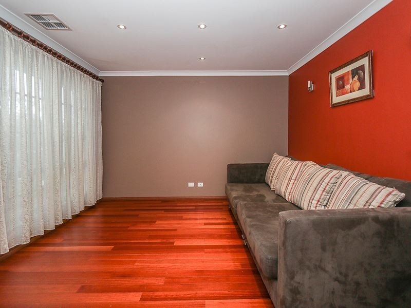 32 Kesiya Turn, Aubin Grove WA 6164