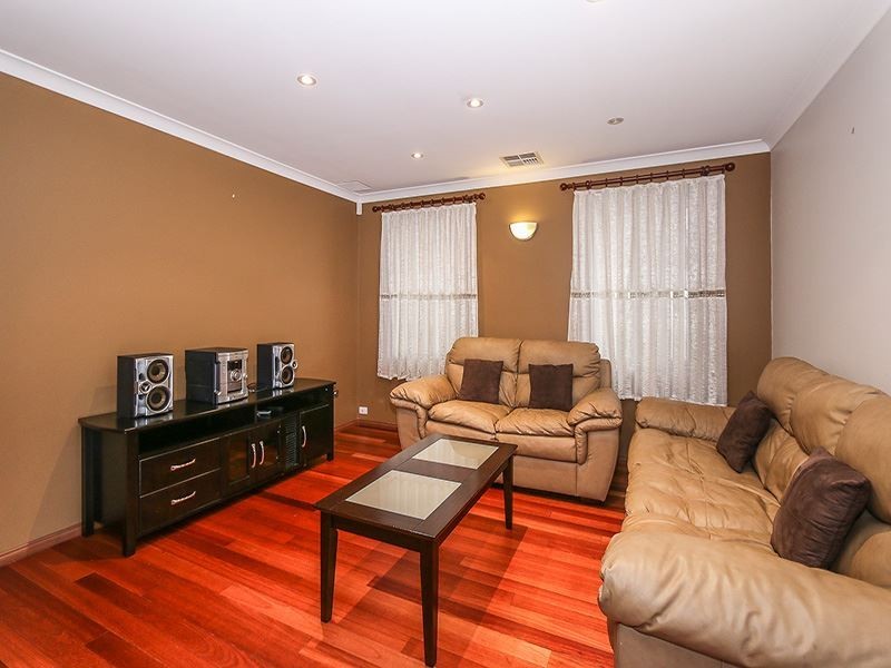 32 Kesiya Turn, Aubin Grove WA 6164