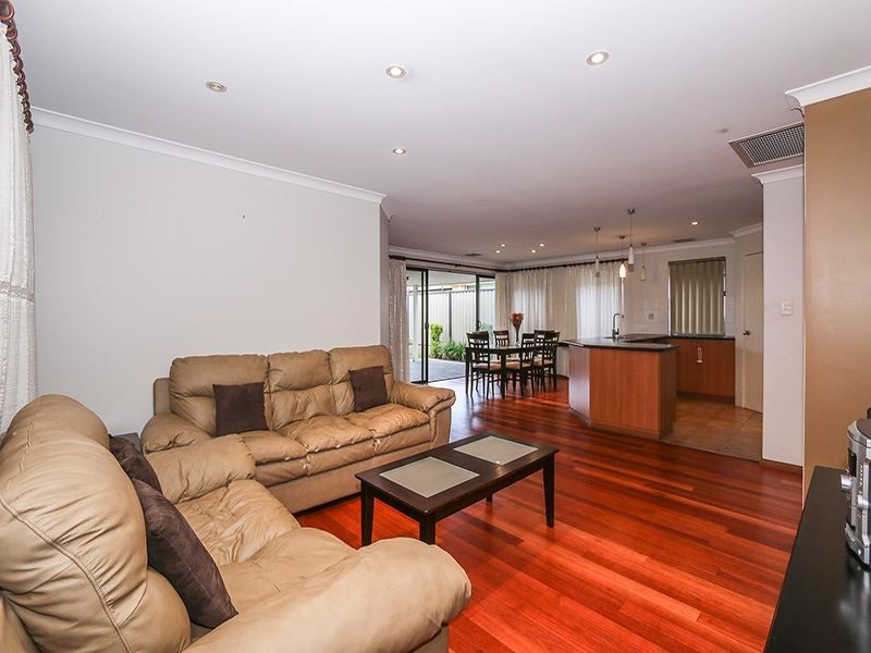 32 Kesiya Turn, Aubin Grove WA 6164